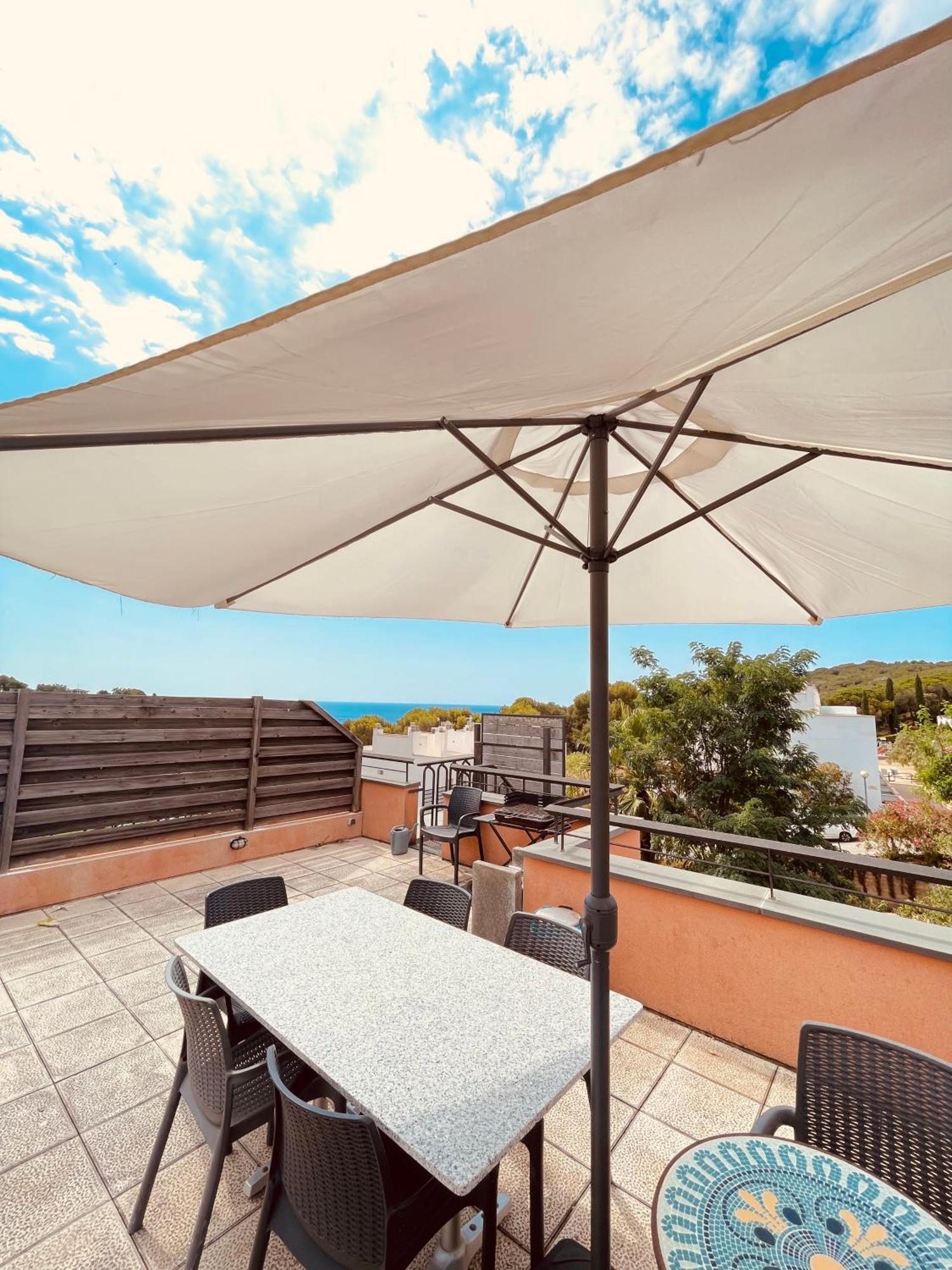 Sunny Apartment Sa Boadella Big Solarium Sea View Lloret de Mar Dış mekan fotoğraf